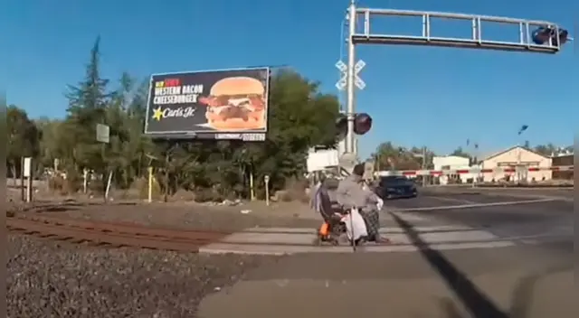 La escena causó el asombro de varios usuarios en las redes sociales. La escena causó el asombro de varios usuarios en las redes sociales.