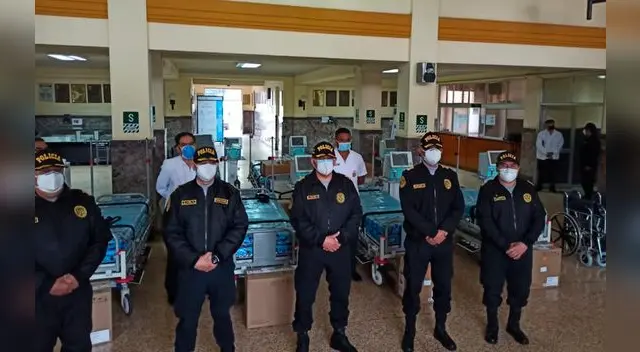 Donan equipo médico COVID-19 a la PNP. Donan equipo médico COVID-19 a la PNP.
