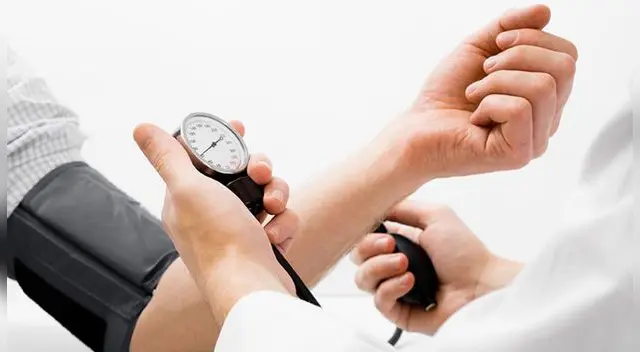 os pacientes que padecen enfermedades coronarias o insuficiencia cardíaca tienen un mayor riesgo de ACV. os pacientes que padecen enfermedades coronarias o insuficiencia cardíaca tienen un mayor riesgo de ACV.