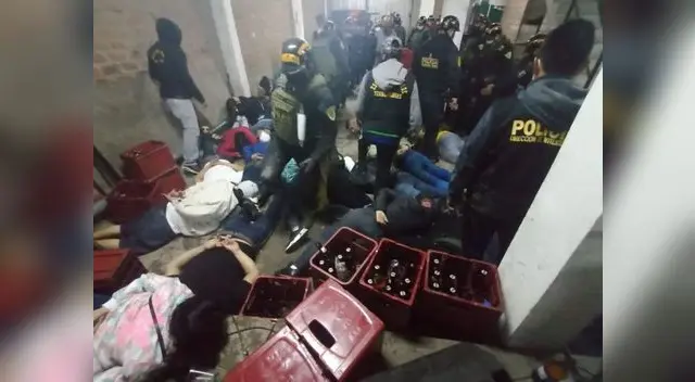 90 personas son detenidas durante una fiesta 90 personas son detenidas durante una fiesta