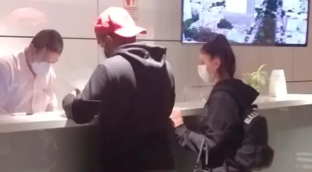 Jefferson Farfán y Yahaira Plasencia fueron captados tras regresar al país. Jefferson Farfán y Yahaira Plasencia fueron captados tras regresar al país.