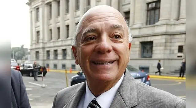 A Rómulo León se le acusa por presuntamente haber cometido el delito de cohecho activo.