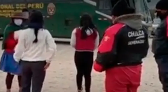 Adolescentes son castigadas por no cumplir con inmovilización social obligatoria. Adolescentes son castigadas por no cumplir con inmovilización social obligatoria.