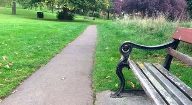 ¿Puedes encontrar al perro en el jardín? Anímate a realizar el famoso reto que te dejará sorprendido. ¿Puedes encontrar al perro en el jardín? Anímate a realizar el famoso reto que te dejará sorprendido.