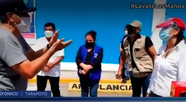 Ministra Donayre es increpada por familiares con pacientes COVID-19 Ministra Donayre es increpada por familiares con pacientes COVID-19