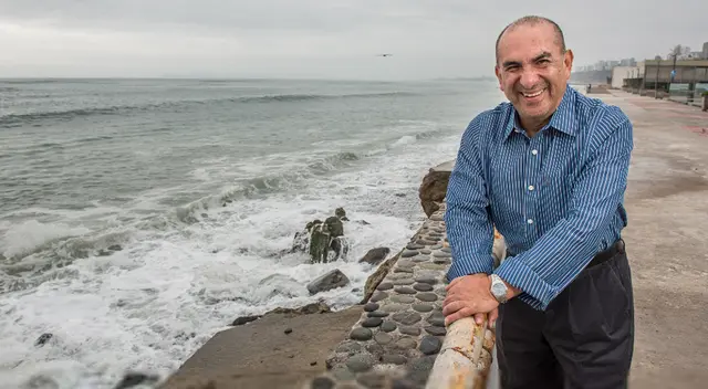Elmer Huerta fue seleccionado para recibir vacuna de Moderna contra la COVID-19.