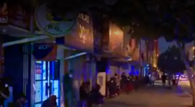 Largas colas en Banco de Puente Piedra. Largas colas en Banco de Puente Piedra.