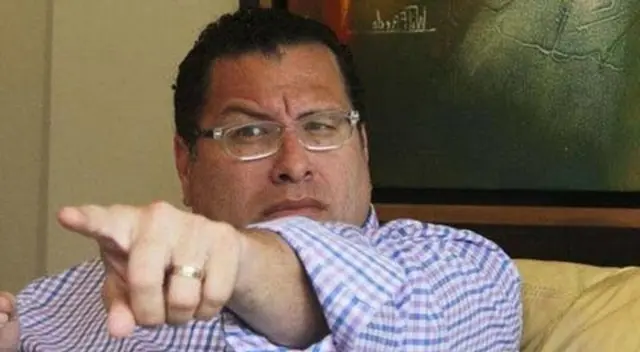 El periodista Phillip Butters se mostró indignado al revelar que su prueba rápida de coronavirus salió negativa pese a que sí estaba infectado. El periodista Phillip Butters se mostró indignado al revelar que su prueba rápida de coronavirus salió negativa pese a que sí estaba infectado.