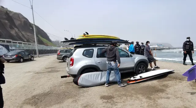 Municipio de Miraflores concientiza a las escuelas de surf sobre el COVID-19.