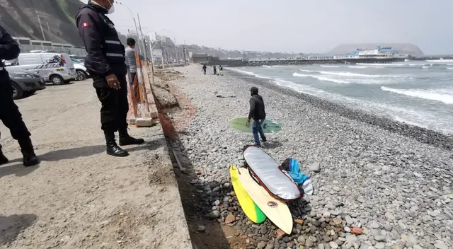 Municipio de Miraflores concientiza a las escuelas de surf sobre el COVID-19.