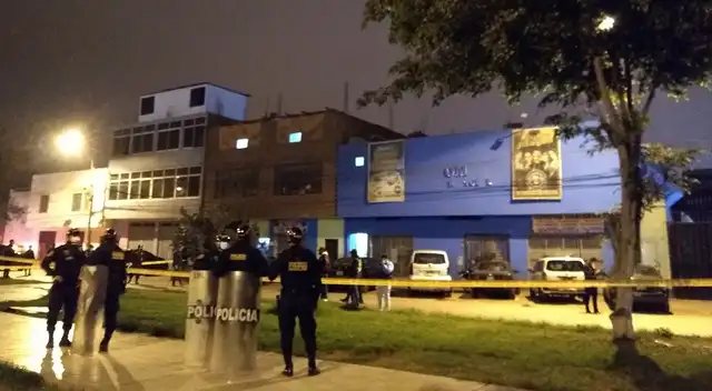 Por lo menos tres personas fallecieron al interior de una discoteca