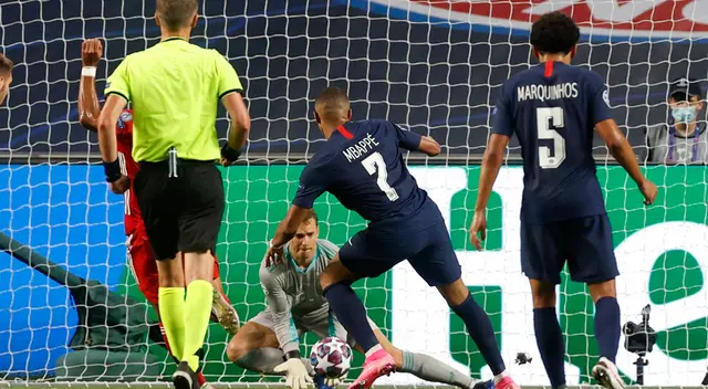 Mbappé y el mano a mano que perdió ante Neuer.