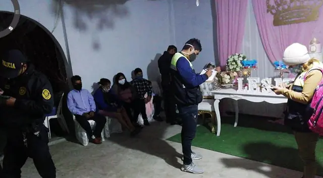 Los asistentes recibieron una multa de 430 soles. Los asistentes recibieron una multa de 430 soles.