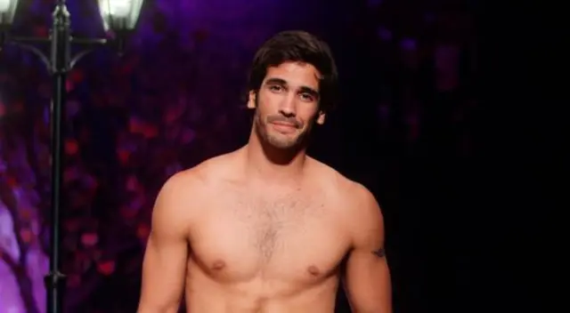 Israel Dreyfus alborotó set de ‘Mujeres al mando’ y recibió piropo de Thaís Casalino