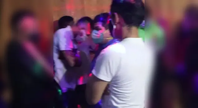 Los asistentes no respetaron las medidas de seguridad sanitaria. Los asistentes no respetaron las medidas de seguridad sanitaria.