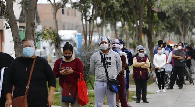 Las carpas para estos exámenes fueron instaladas al frente de la discoteca Thomas Disco Bar. (Foto: Flavio Matos/GLR). Las carpas para estos exámenes fueron instaladas al frente de la discoteca Thomas Disco Bar. (Foto: Flavio Matos/GLR).