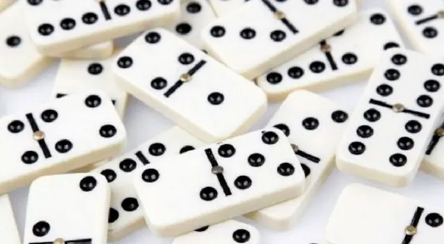 Esta semana te desafiamos con el reto visual de piezas de dominó.