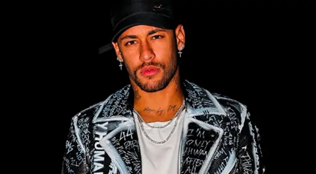 Neymar luce look llamativo en sus redes sociales.