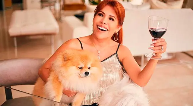 Magaly Medina se divierte de sus críticos.