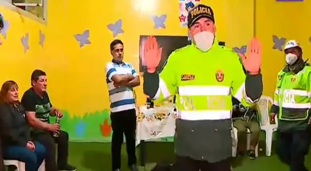 Detienen a 13 personas que celebraban cumpleaños y bebían licor en un nido.