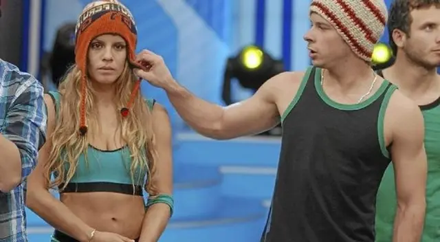 La chica reality Alejandra Baigorria quedó sorprendida al ver que mencionaron a Mario Hart en EEG, y aseguró que no recordaba muy bien a su ex.