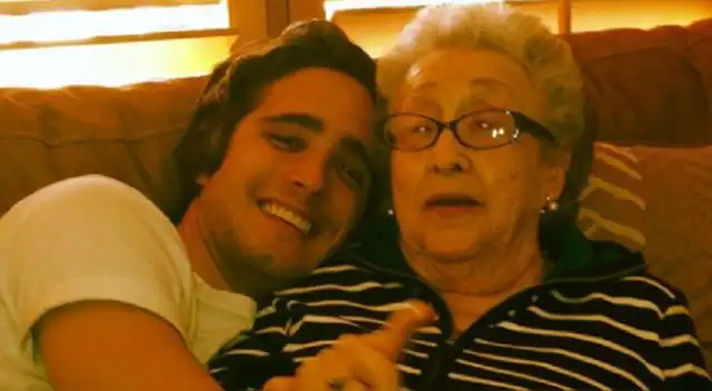 El actor de Luis Miguel: La Serie, Diego Boneta, le dio el último adiós a su abuela Pepa con un emotivo mensaje en redes sociales.
