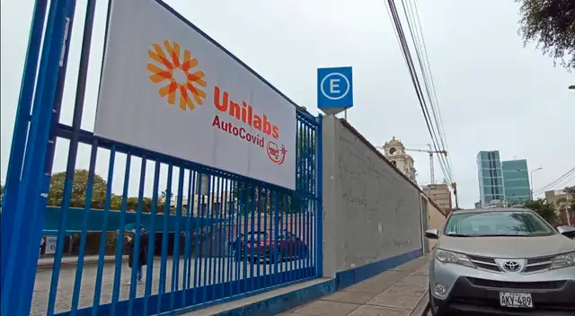 'AutoCOVID' en Miraflores.