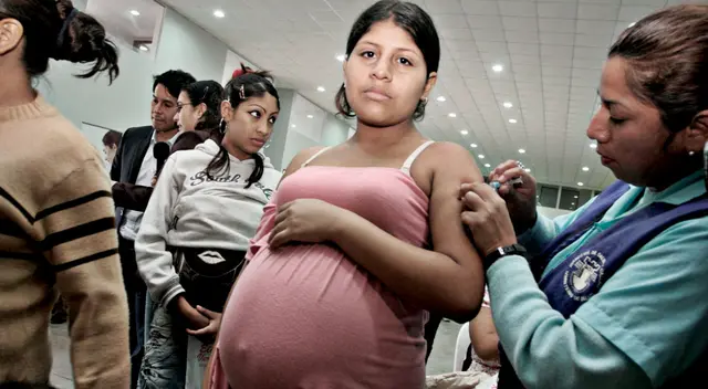 Mujeres en periodo de gestación son más propensas de adquirir un cuadro grave de COVID-19, según la OPS.