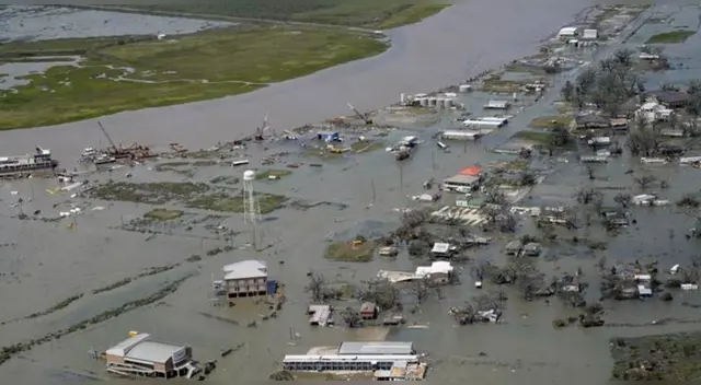 La ciudad más afectada de Louisiana por el huracán Laura es Lake Charles.