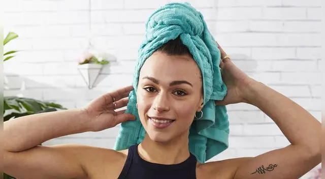 i te has puesto algún producto de fijación, empieza pasándote un peine para retirar cualquier residuo. i te has puesto algún producto de fijación, empieza pasándote un peine para retirar cualquier residuo.