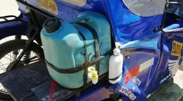 Mototaxista implementó sistema de lavado de manos para frenar contagios de coronavirus. Mototaxista implementó sistema de lavado de manos para frenar contagios de coronavirus.