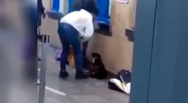 El gesto del hombre se volvió viral en las redes sociales.