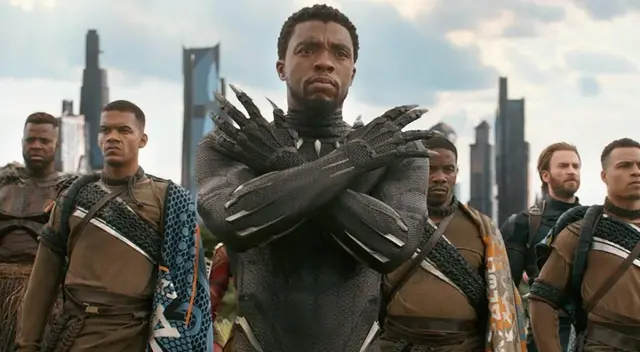 Chadwick Boseman, recordado por encarnar a Pantera Negra en el MCU, falleció el pasado viernes y los VMAs decidieron honrar su legado en su última edición. Chadwick Boseman, recordado por encarnar a Pantera Negra en el MCU, falleció el pasado viernes y los VMAs decidieron honrar su legado en su última edición.