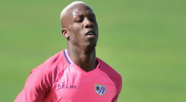 Luis Advíncula volvió a ser noticia en las redes sociales | Foto: Instagram Luis Advíncula volvió a ser noticia en las redes sociales | Foto: Instagram