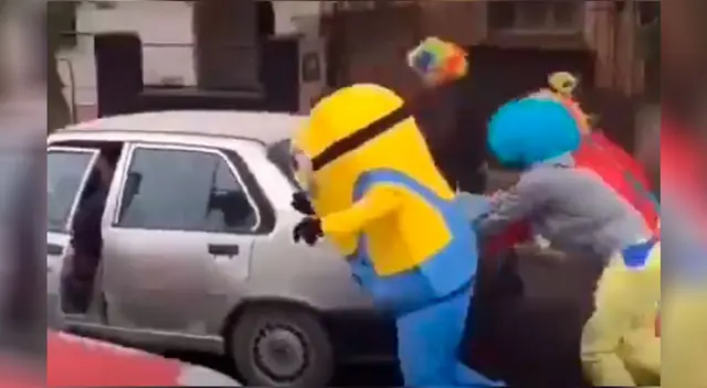 Unos payasos, el hombre araña y un Minion se volvieron virales Unos payasos, el hombre araña y un Minion se volvieron virales