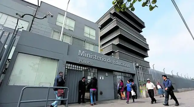 Minedu cancela compras de carteras y zapatos  para trabajadores de sede San Borja