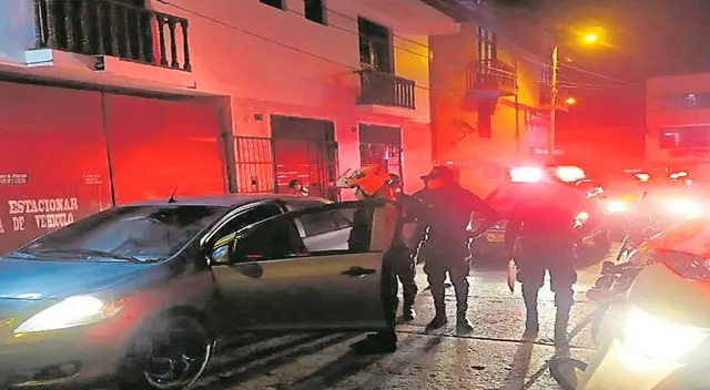 Alcalde debido a su estado, demoró en bajar del carro