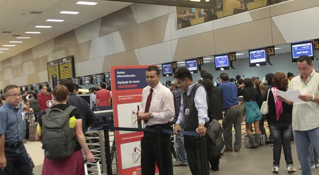 El ministro de esta cartera confirmó que sí o sí los vuelos internacionales se reiniciarán para esa fecha.