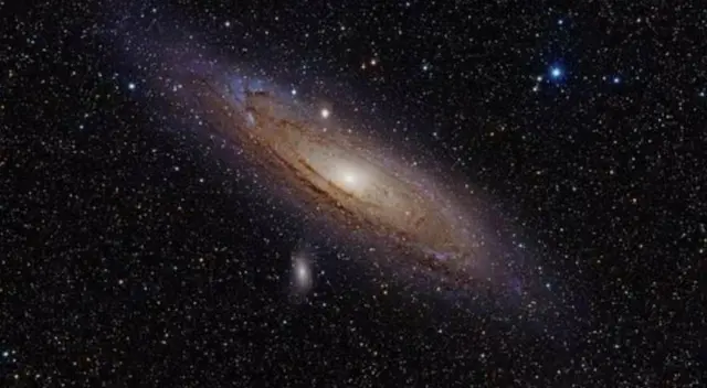 Expertos de la Nasa captaron las imágenes del choque entre la galaxia Andrómeda con la Vía Láctea. Expertos de la Nasa captaron las imágenes del choque entre la galaxia Andrómeda con la Vía Láctea.