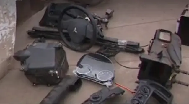 Desmantelan vehículo de Sedapal.