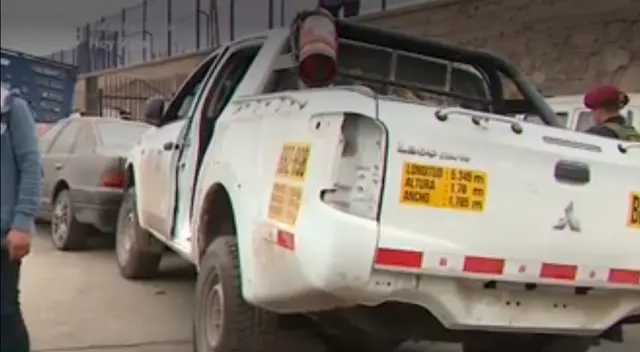 Desmantelan vehículo de Sedapal.