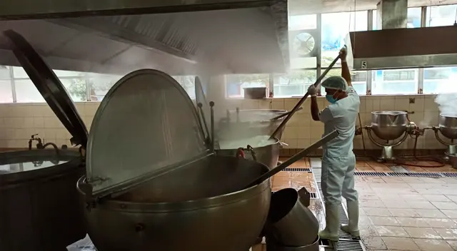 Hospital de EsSalud brinda dietas alimenticias a pacientes de pediatría.