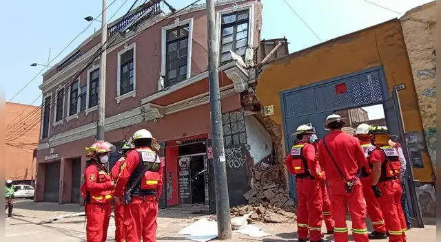 rescatan a personas atrapadas en derrumbe de solar rescatan a personas atrapadas en derrumbe de solar