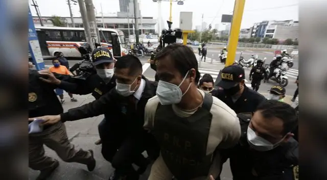 Edgar Paz Ravines es extraditado a Perú desde México. Edgar Paz Ravines es extraditado a Perú desde México.