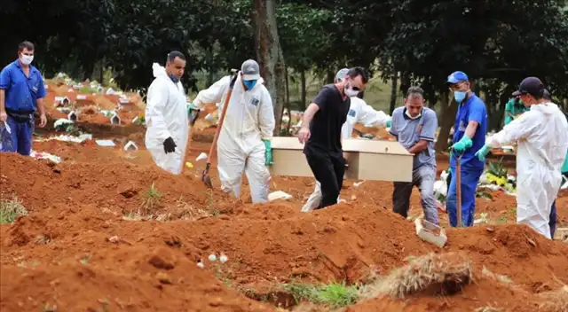 El camposanto digital honra a los fallecidos en tiempos de pandemia. El camposanto digital honra a los fallecidos en tiempos de pandemia.
