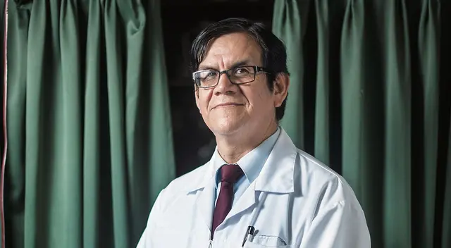 Maguiña pidió a la población no confiarse si son diagnosticados como asintomáticos.