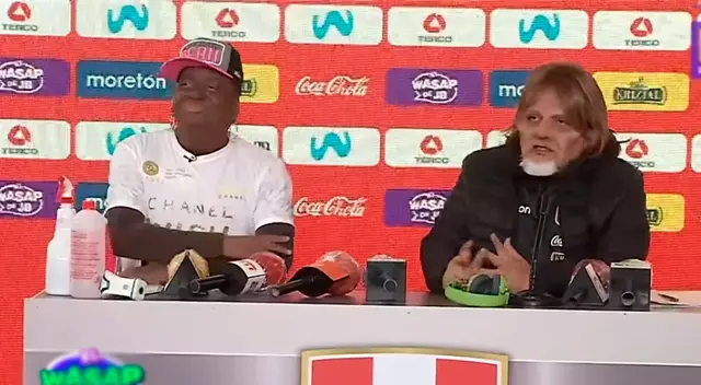 Luis Advíncula y Ricardo Gareca, imitación de El Wasap.