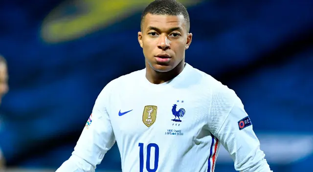 Mbappé da positivo a COVID-19.