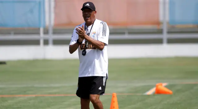 Roberto Mosquera llegó a Sporting Cristal para luchar por la Liga 1 | Foto: Líbero Roberto Mosquera llegó a Sporting Cristal para luchar por la Liga 1 | Foto: Líbero