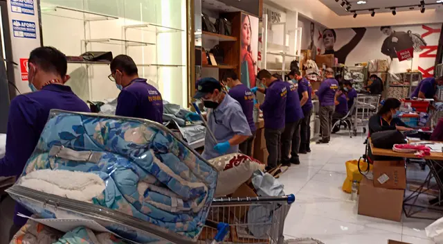 Trabajadores de Ripley reclaman sus derechos ante explotación laboral. Trabajadores de Ripley reclaman sus derechos ante explotación laboral.